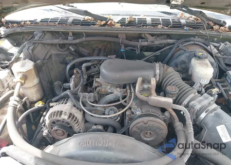 2001 Chevrolet Blazer Lt z USA, uszkodzony, nr VIN 1GNDT13W812208462